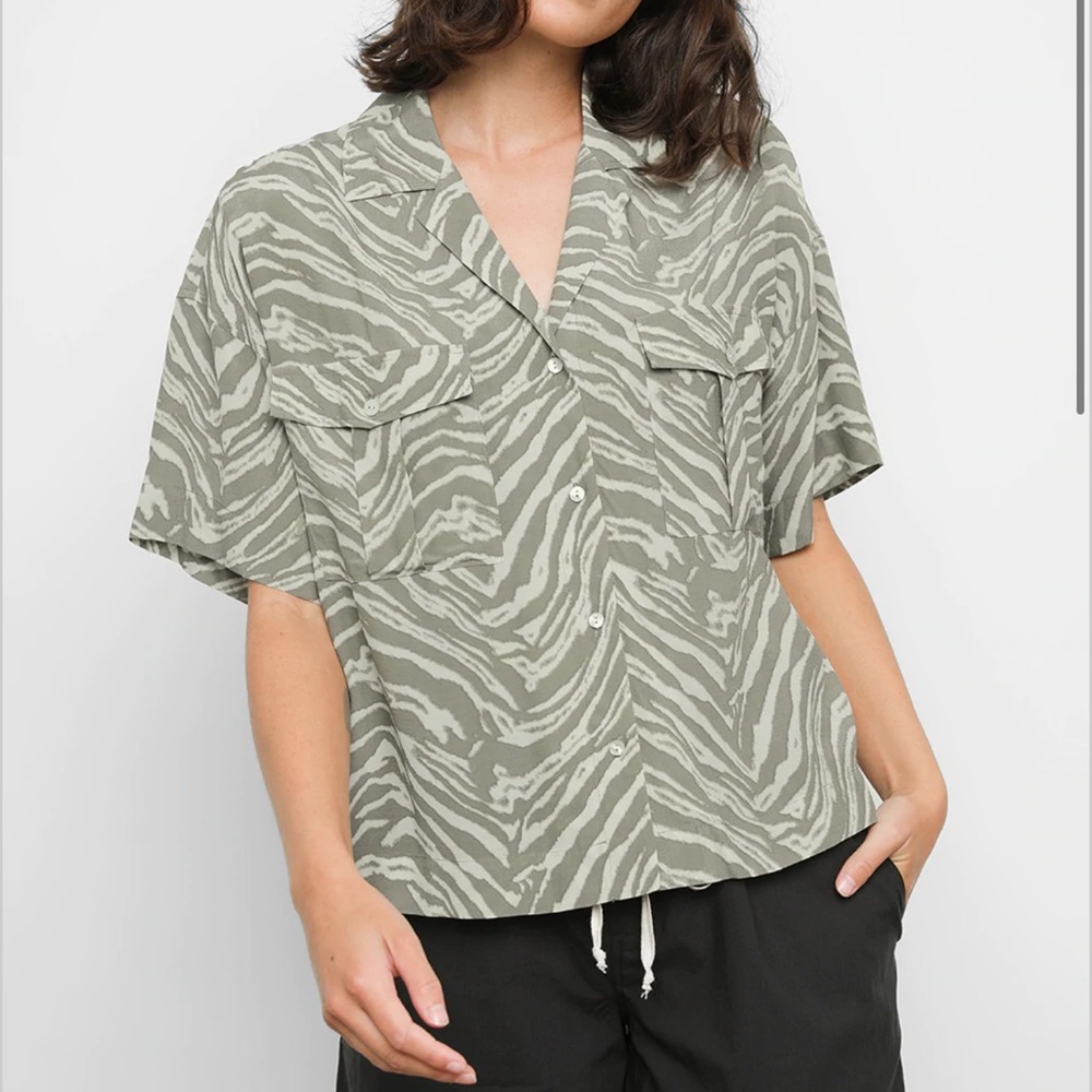 Rails short sleeve button down collared top - Size S